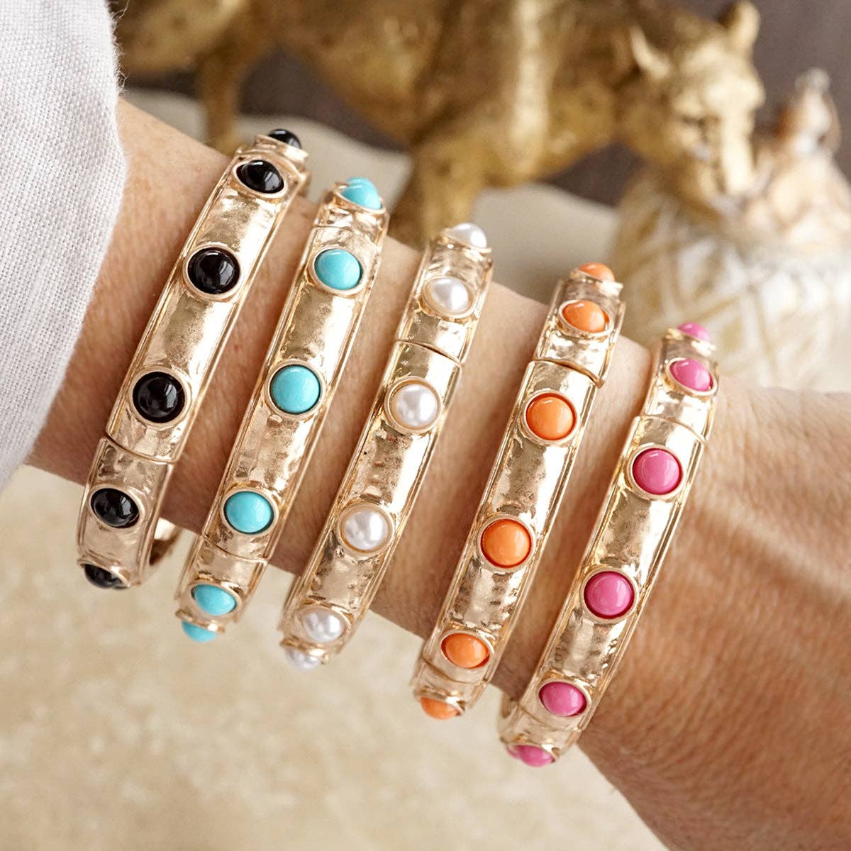 Timeless Charm – Slim Cabochon Eternity Bangle
