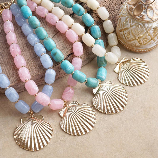 Golden Shoreline – Shell Pendant Beaded Necklace